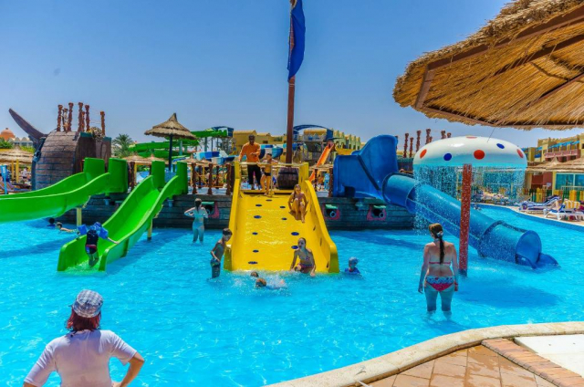 04.07 avion Bucuresti, Egipt Hurghada City, Titanic Beach 599 EURO, 7 nopti, Ultra all inclusive