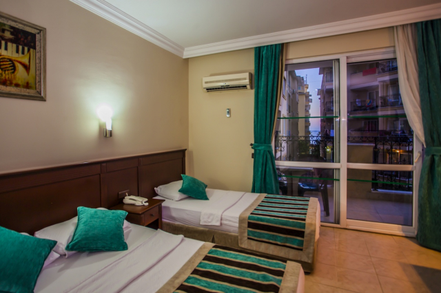 18.07 avion Bucuresti, Turcia Alanya, Kleopatra Royal Palm Hotel 547 EURO, 7 nopti, All inclusive