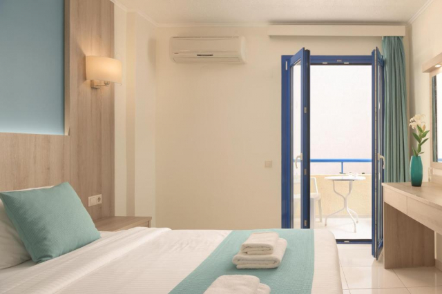 20.07 avion Bucuresti, Grecia Chersonissos, Hersonissos Central Hotel 596 EURO, 7 nopti, Demipensiune inclusa