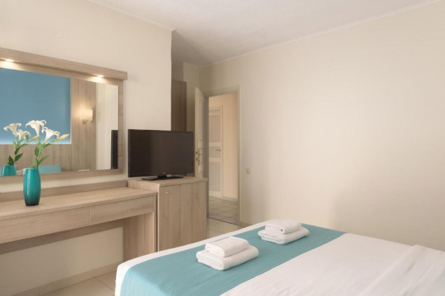 20.07 avion Bucuresti, Grecia Chersonissos, Hersonissos Central Hotel 596 EURO, 7 nopti, Demipensiune inclusa