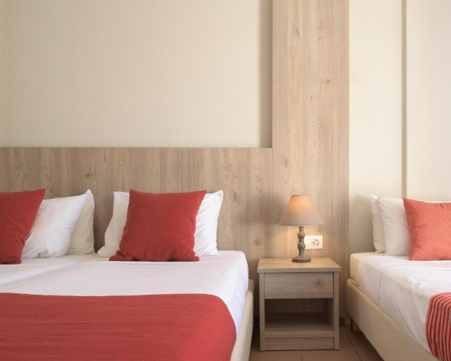 20.07 avion Bucuresti, Grecia Chersonissos, Hersonissos Central Hotel 596 EURO, 7 nopti, Demipensiune inclusa