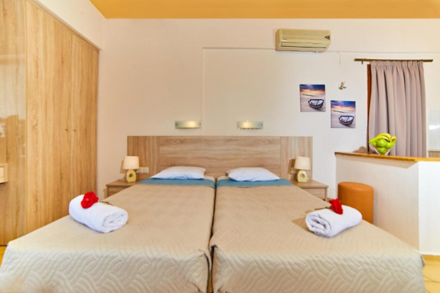 20.07 avion Bucuresti, Grecia Malia, Villa Diasselo Aparthotel 430 EURO, 7 nopti, Fara masa
