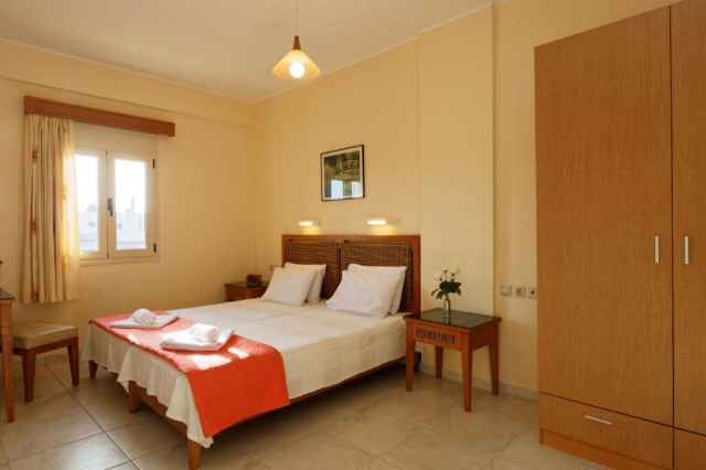 20.07 avion Bucuresti, Grecia Gouves, Fotis Studios And Apartments 489 EURO, 7 nopti, Fara masa