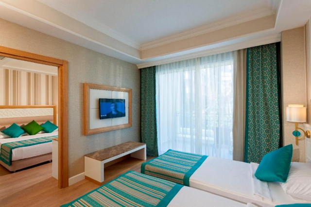 05.09 avion Bucuresti, Turcia Kemer, Karmir Resort & Spa Hotel 851 EURO, 7 nopti, Ultra all inclusive