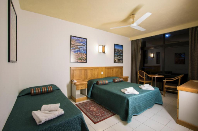 05.09 avion Bucuresti, Malta St. Paul's Bay, Canifor Hotel 587 EURO, 7 nopti, Fara masa