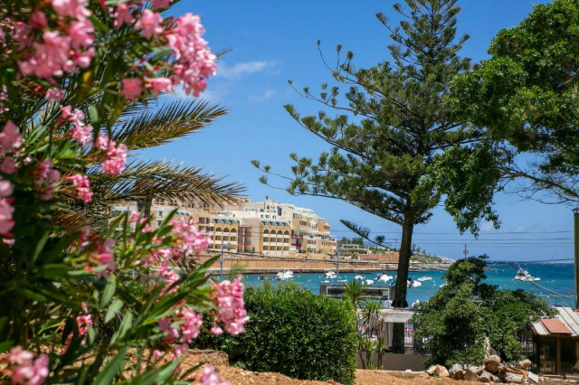 05.09 avion Bucuresti, Malta St. Julian's, Beach Garden Hotel 567 EURO, 7 nopti, Fara masa