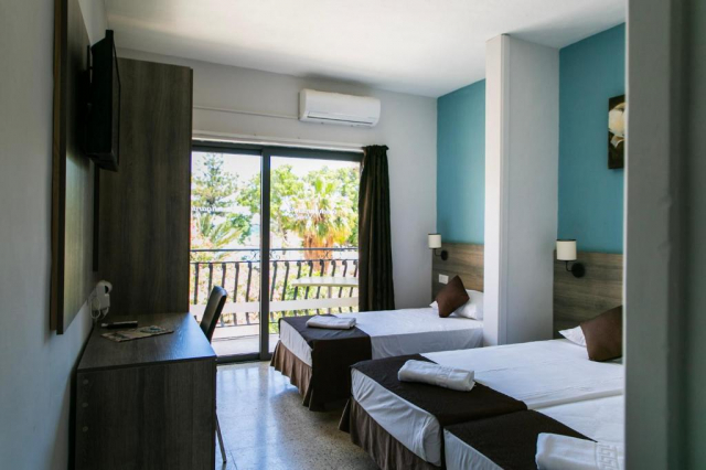 05.09 avion Bucuresti, Malta St. Julian's, Beach Garden Hotel 567 EURO, 7 nopti, Fara masa