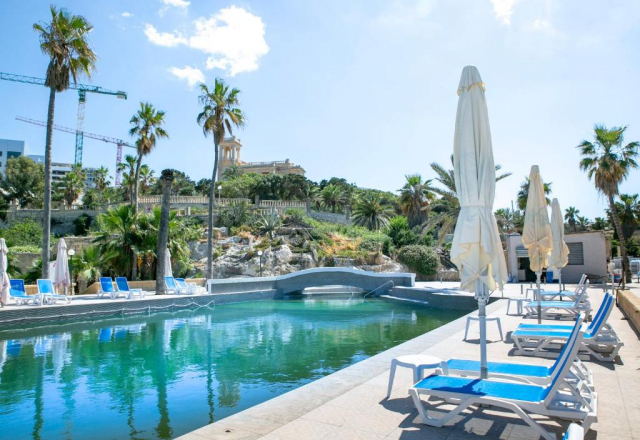 05.09 avion Bucuresti, Malta St. Julian's, Beach Garden Hotel 567 EURO, 7 nopti, Fara masa
