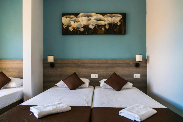 05.09 avion Bucuresti, Malta St. Julian's, Beach Garden Hotel 567 EURO, 7 nopti, Fara masa