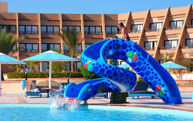 07.09 avion Bucuresti, Egipt Hurghada City, Pharaoh Azur Resort 518 EURO, 7 nopti, All inclusive