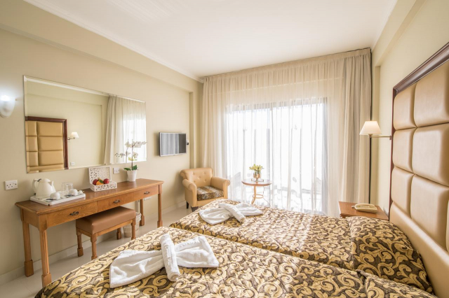 19.10 avion Bucuresti, Cipru Protaras, Tsokkos Gardens Hotel 616 EURO, 7 nopti, Demipensiune inclusa
