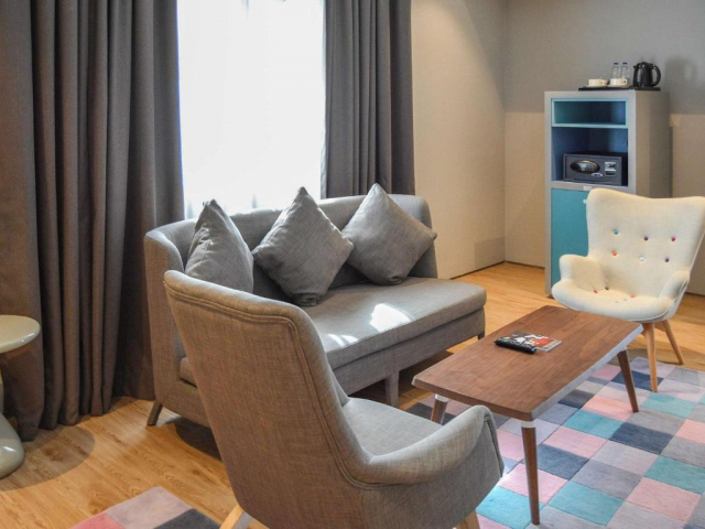 23.08 avion Bucuresti, Emiratele Arabe Unite Dubai, Ibis Styles Hotel Jumeira 528 EURO, 7 nopti, Mic dejun inclus