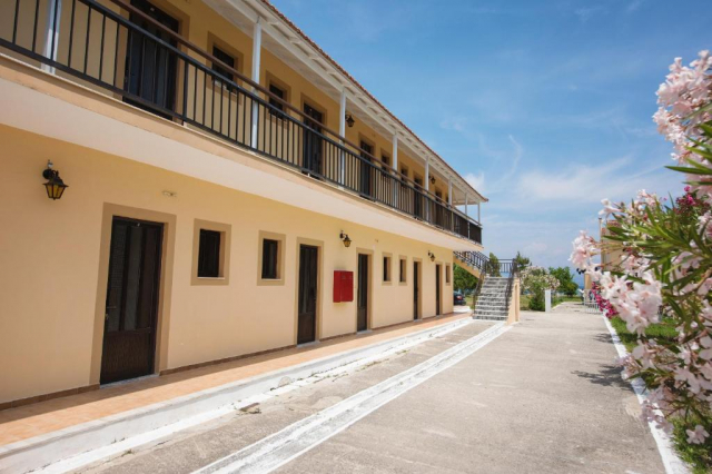 30.07 avion Bucuresti, Grecia Kavos, Sandy Beach Complex 567 EURO, 7 nopti, Fara masa