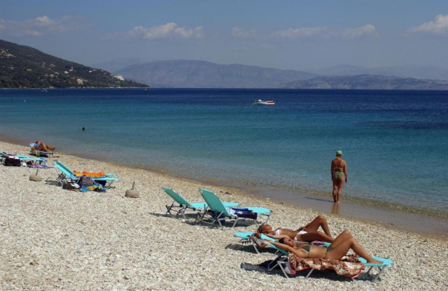 30.07 avion Bucuresti, Grecia Barbati, Nautilus Hotel 675 EURO, 7 nopti, Demipensiune inclusa