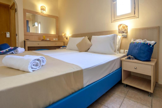 10.09 avion Bucuresti, Grecia Chersonissos, Pela Maria Hotel (Adults only 18+) 626 EURO, 7 nopti, All inclusive