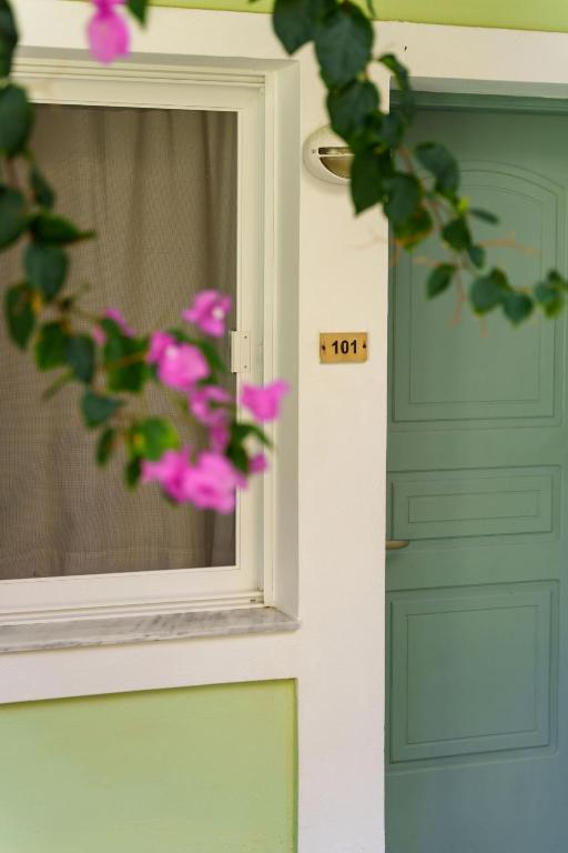 10.09 avion Bucuresti, Grecia Rethymnon, Dedalos Beach 508 EURO, 7 nopti, Demipensiune inclusa