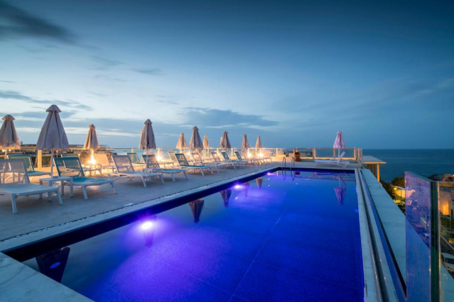 10.09 avion Bucuresti, Grecia Chersonissos, Golden Beach Hotel 665 EURO, 7 nopti, Demipensiune inclusa