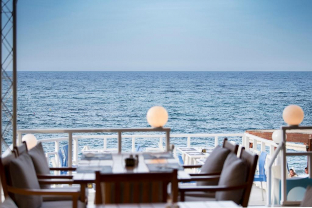 10.09 avion Bucuresti, Grecia Chersonissos, Golden Beach Hotel 665 EURO, 7 nopti, Demipensiune inclusa