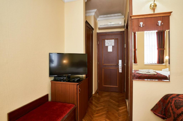 18.08 avion Bucuresti, Turcia Istanbul, Amber Hotel Istanbul 508 EURO, 5 nopti, Mic dejun inclus