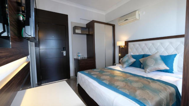 445 EURO - Last Minute Turcia - Antalya Cleopatra Golden Beach Hotel