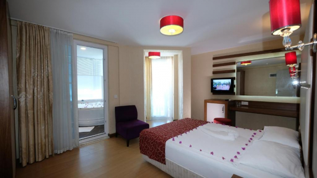 445 EURO - Last Minute Turcia - Antalya Cleopatra Golden Beach Hotel