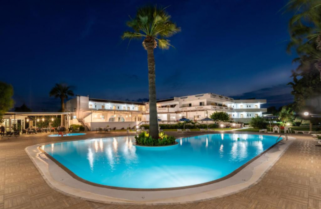 16.09 avion Bucuresti, Grecia Theologos, Hotel Sabina 518 EURO, 7 nopti, Mic dejun inclus