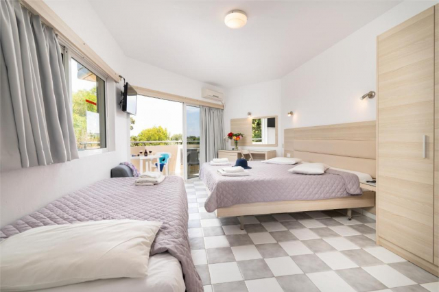 16.09 avion Bucuresti, Grecia Theologos, Hotel Sabina 518 EURO, 7 nopti, Mic dejun inclus