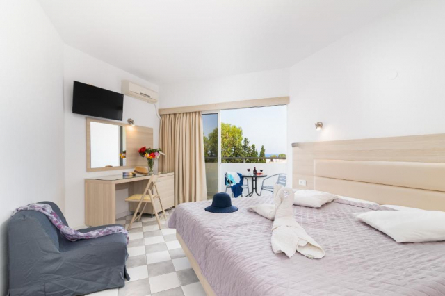 16.09 avion Bucuresti, Grecia Theologos, Hotel Sabina 518 EURO, 7 nopti, Mic dejun inclus