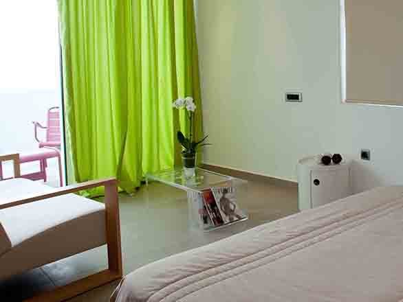 16.09 avion Bucuresti, Grecia Rhodos Town, Semiramis City Hotel 675 EURO, 7 nopti, Mic dejun inclus
