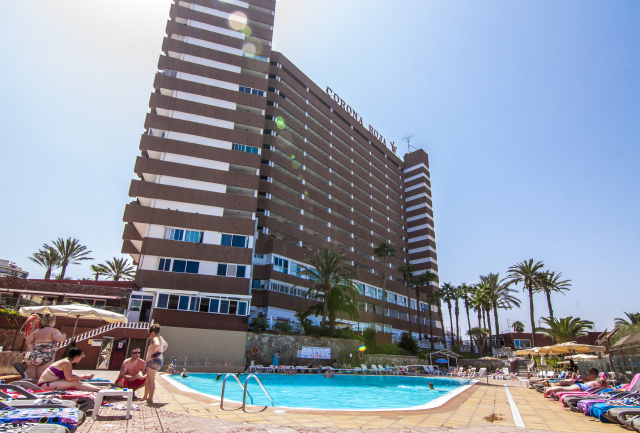 20.09 avion Bucuresti, Spania Playa del Ingles, Corona Roja Aptos 577 EURO, 7 nopti, Mic dejun inclus