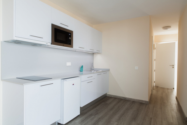 20.09 avion Bucuresti, Spania Playa del Ingles, Corona Roja Aptos 577 EURO, 7 nopti, Mic dejun inclus