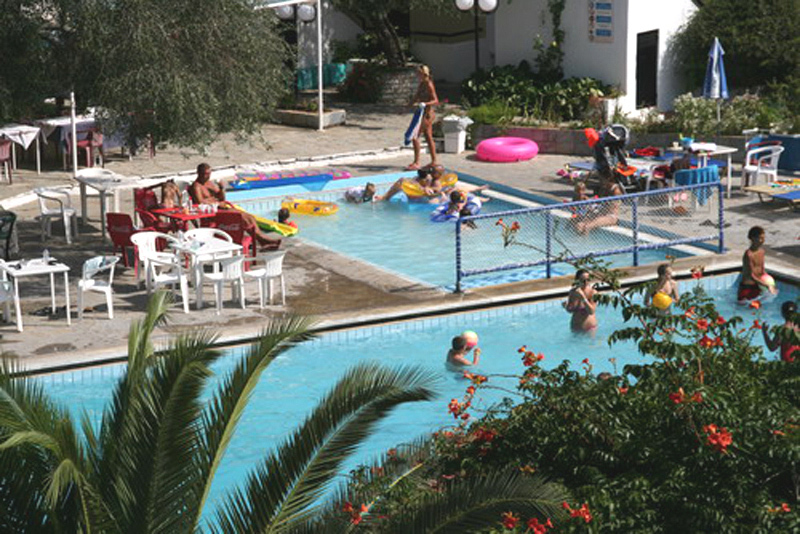 10.09 avion Bucuresti, Grecia Dassia, Dassia Holiday Club 528 EURO, 7 nopti, All inclusive