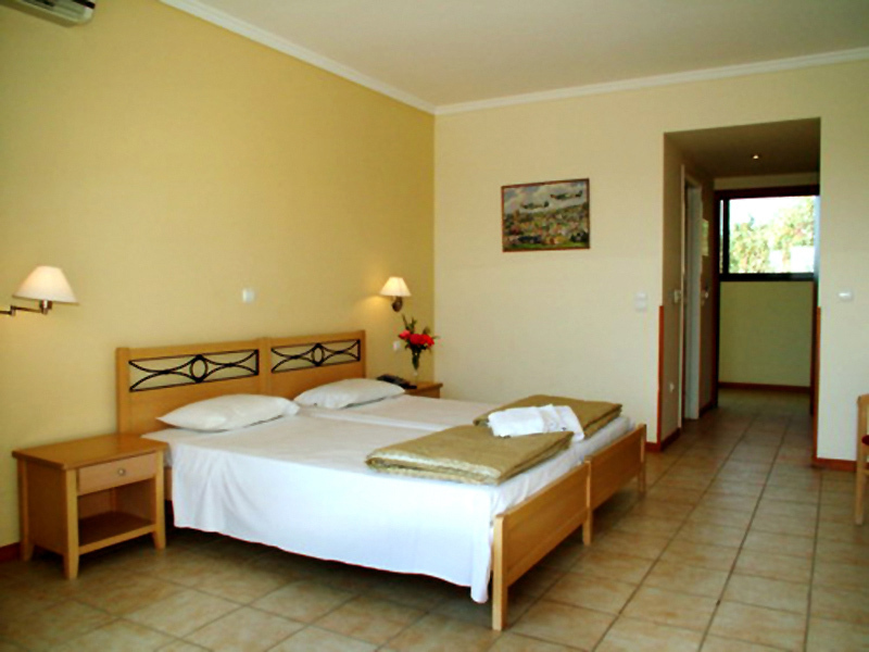 10.09 avion Bucuresti, Grecia Dassia, Dassia Holiday Club 528 EURO, 7 nopti, All inclusive
