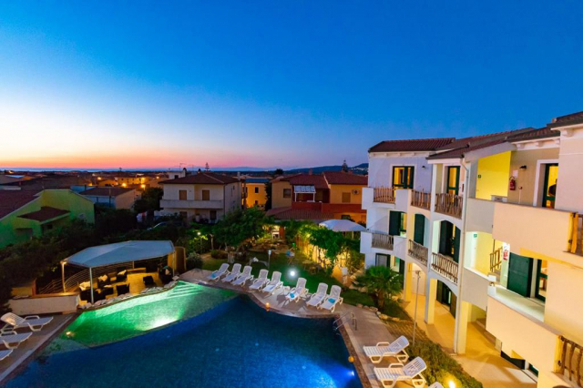 14.09 avion Bucuresti, Italia Sassari, Hotel Ariadimari 596 EURO, 7 nopti, Fara masa