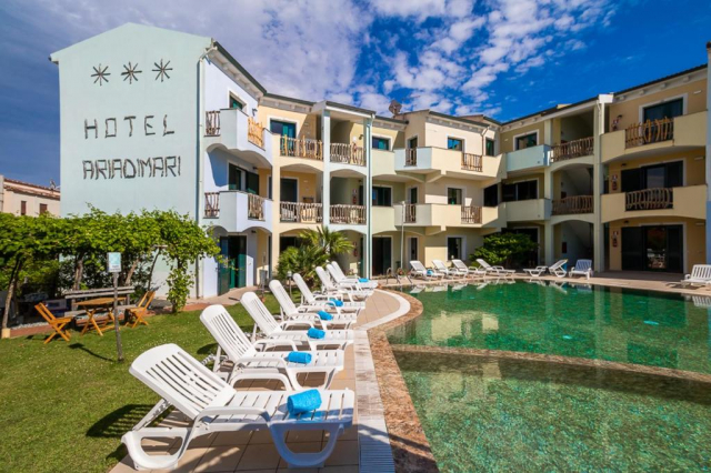 14.09 avion Bucuresti, Italia Sassari, Hotel Ariadimari 596 EURO, 7 nopti, Fara masa