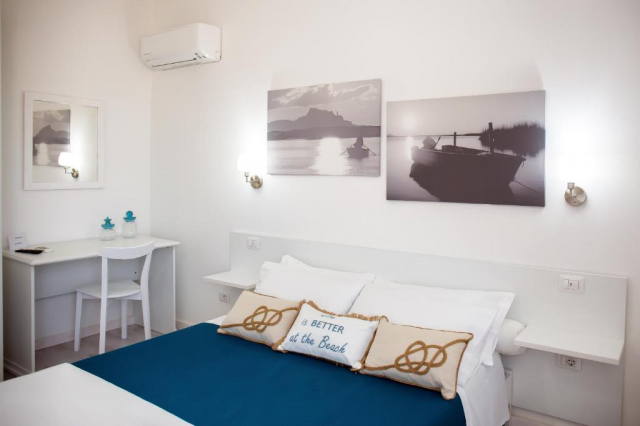 14.09 avion Bucuresti, Italia Sassari, Hotel Ariadimari 596 EURO, 7 nopti, Fara masa