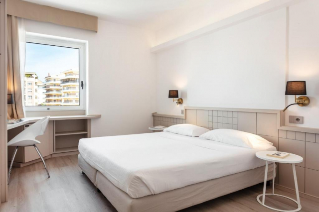 14.09 avion Bucuresti, Italia Sassari, Hotel Carlo Felice Sassari 675 EURO, 7 nopti, Mic dejun inclus