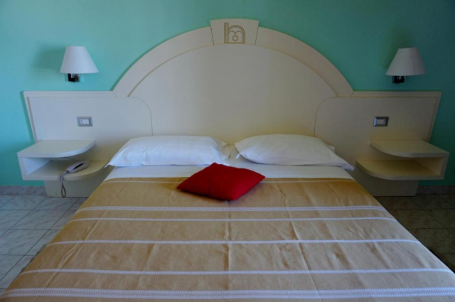 28.09 avion Bucuresti, Italia Alghero, Hotel La Margherita & SPA 557 EURO, 7 nopti, Fara masa