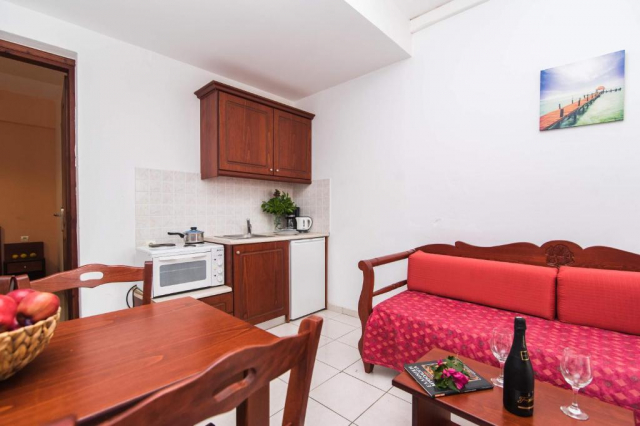03.09 avion Sibiu, Grecia Koutouloufari, Ariadne Palace 342 EURO, 7 nopti, Fara masa