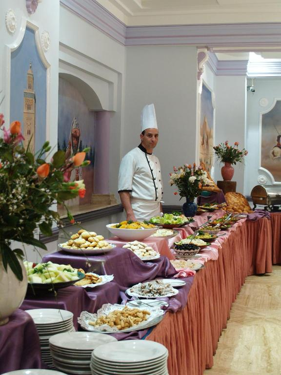 16.10 avion Bucuresti, Maroc Marrakech, Imperial Holiday Hotel & Spa 498 EURO, 7 nopti, Fara masa
