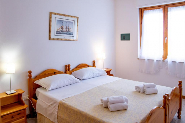 21.09 avion Bucuresti, Italia Alghero, Residence Gardenia 528 EURO, 7 nopti, Fara masa