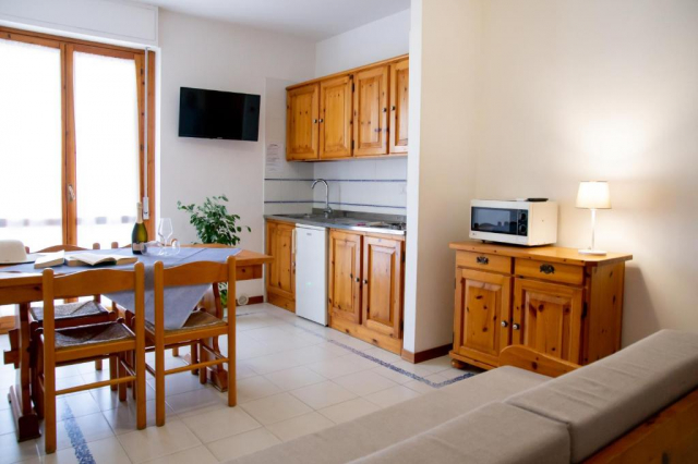 21.09 avion Bucuresti, Italia Alghero, Residence Gardenia 528 EURO, 7 nopti, Fara masa