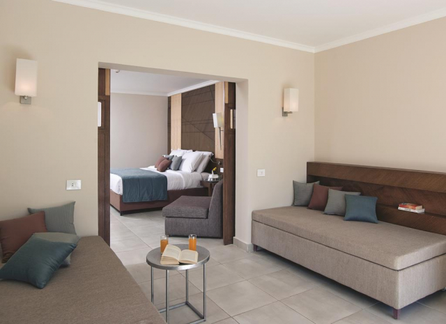 641 EURO - Last Minute zbor din Bucuresti Egipt - Sharm El Sheikh Hotel Coral Sea Water World