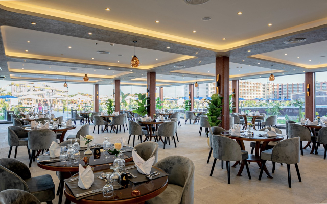624 EURO - Last Minute zbor din Bucuresti Egipt - Hurghada Hotel Rewaya Majestic Resort