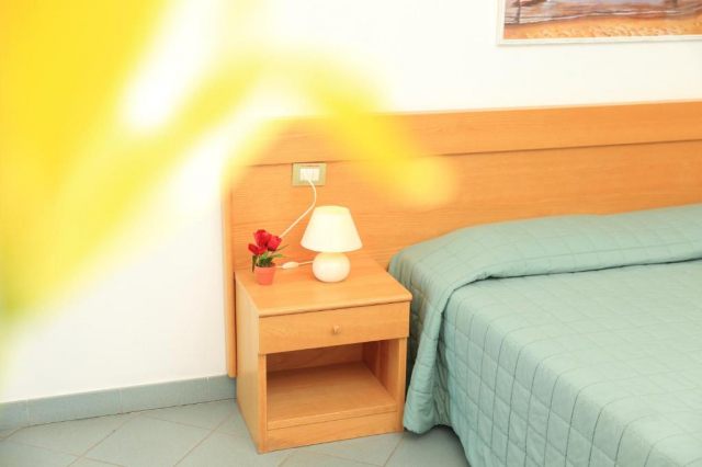 12.10 avion Bucuresti, Italia Alghero, Hotel Soleado 587 EURO, 7 nopti, Fara masa