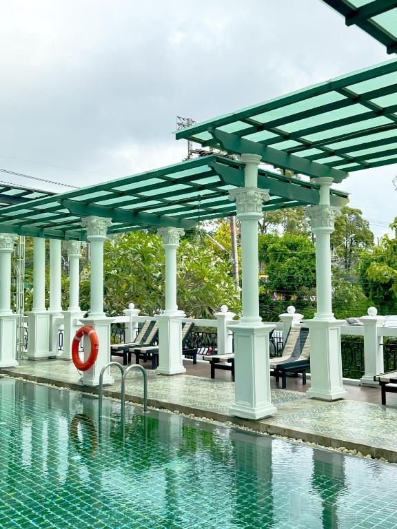 17.01 avion Bucuresti, Thailanda - Phuket , Grand Supicha City Hotel - SHA Plus 949 EURO, 7 nopti, Fara masa