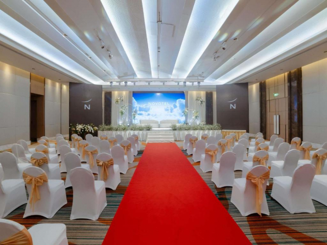 17.01 avion Bucuresti, Thailanda - Phuket, Novotel Phuket City Phokeethra 1214 EURO, 7 nopti, Mic dejun inclus