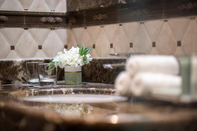 13.04 avion Bucuresti, Qatar Doha, La Maison Hotel Doha 685 EURO, 7 nopti, Mic dejun inclus