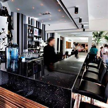 08.03 avion Bucuresti, Cipru - Zona Larnaca Larnaca, Hotel Livadhiotis City 518 EURO, 7 nopti, Mic dejun inclus