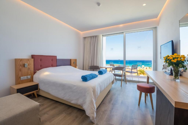 08.03 avion Bucuresti, Cipru - Zona Larnaca Protaras, Protaras Plaza Hotel 489 EURO, 7 nopti, Mic dejun inclus
